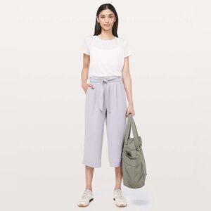 Lululemon noir crops